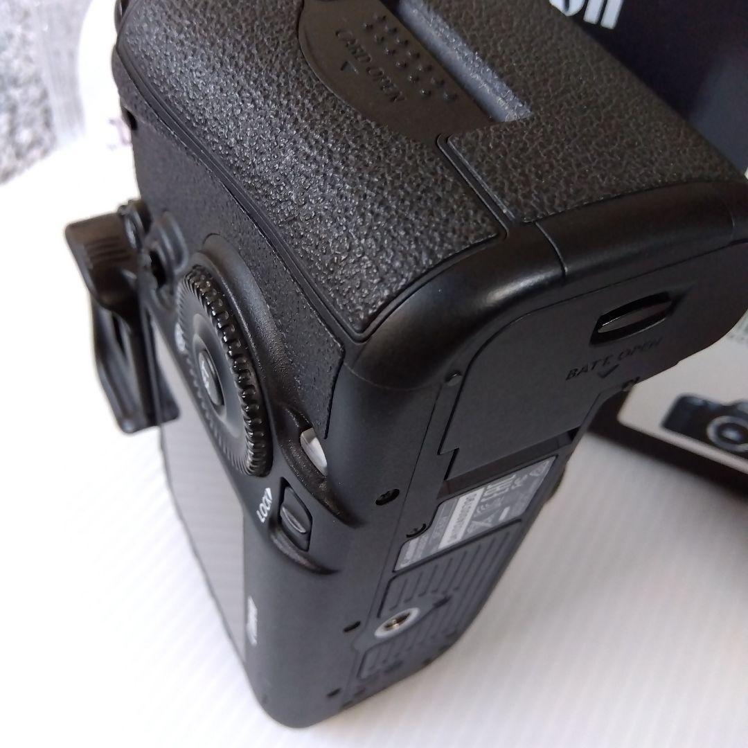 Canon EOS 5D Mark III 本体と付属品