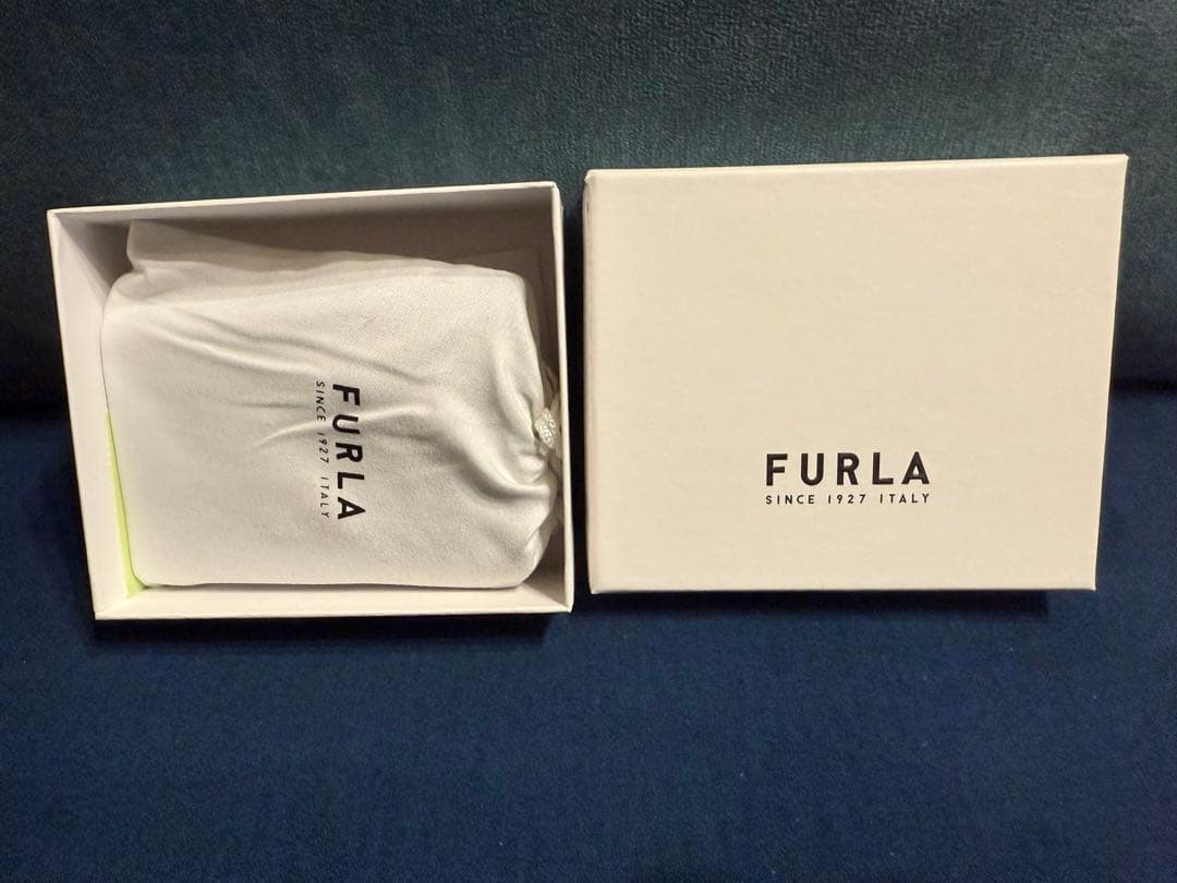 【新品未使用】FURLA 名刺入れ　ビジネスカードケース