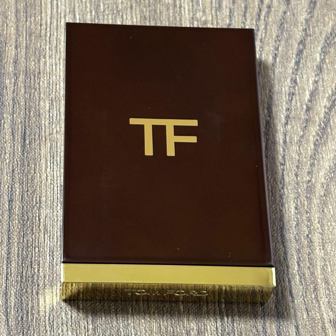 TOMFORD アイカラークォード　01S メタリックモーブ