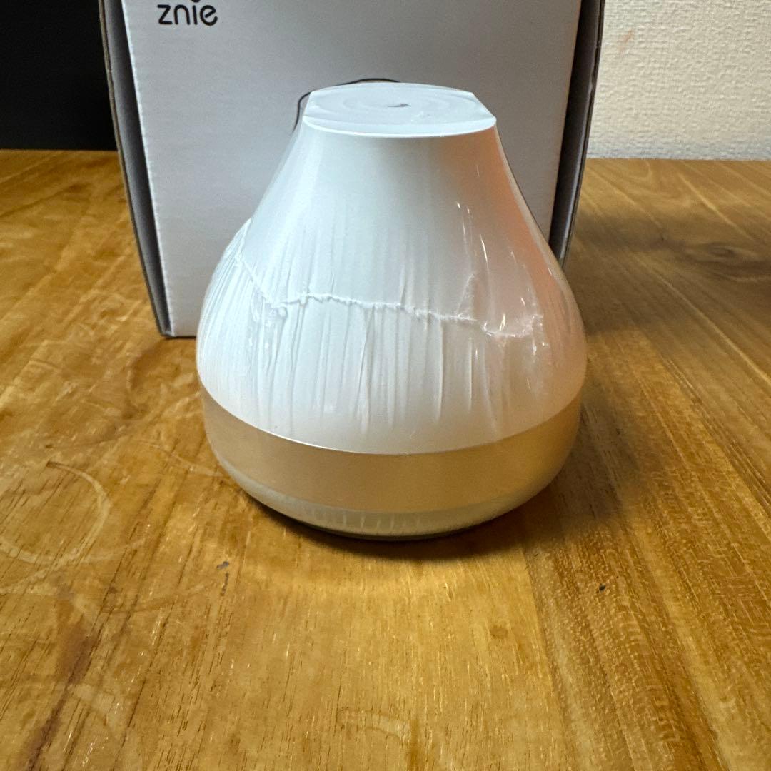 Znie lite P-100 ホワイト 睡眠グッズ