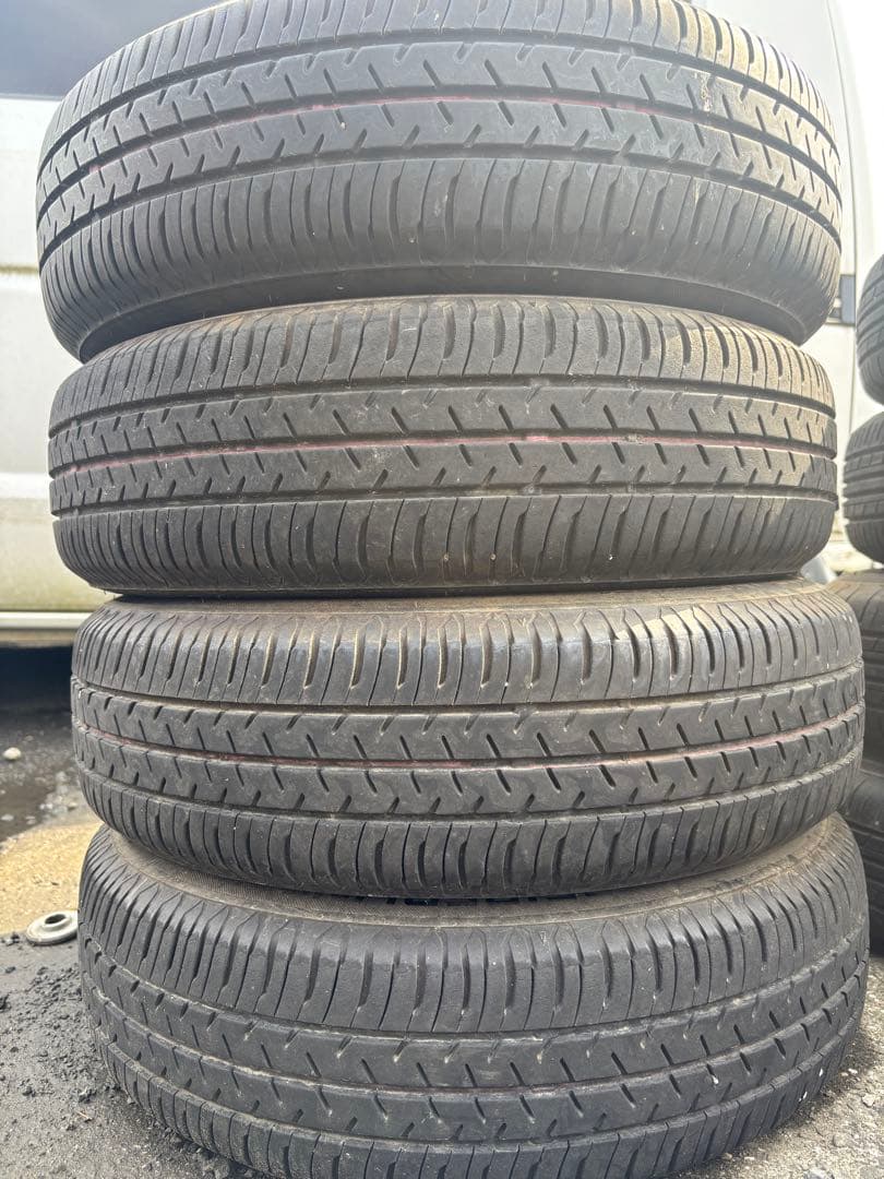 【送料無料】14インチ4本　ブリヂストンタイヤ　2023年製 日産ホイルキャップ