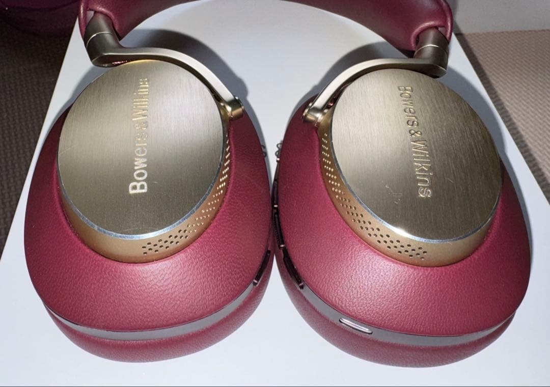 Bowers & Wilkins Px8 ワインレッドカラー