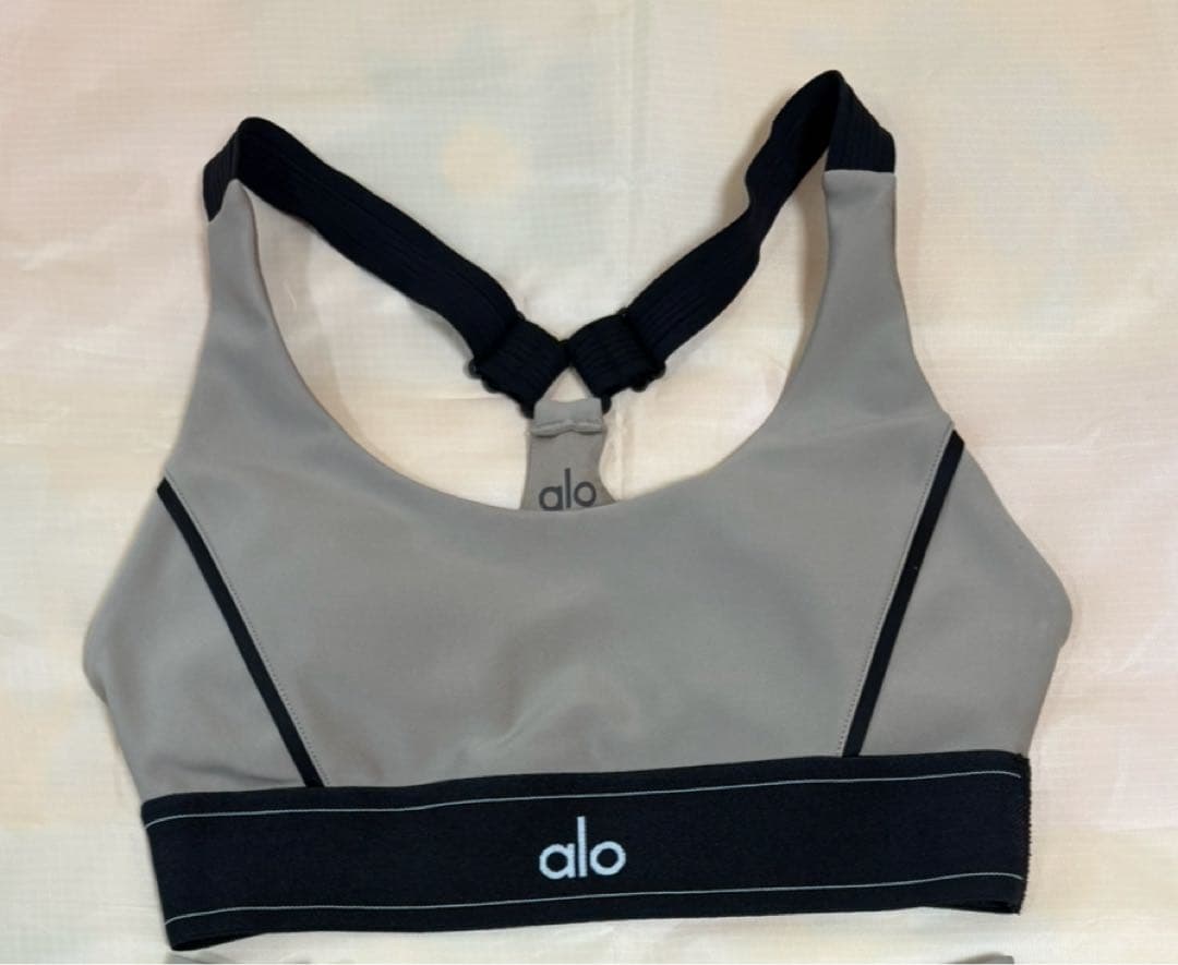 alo ヨガウェア セットアップ
