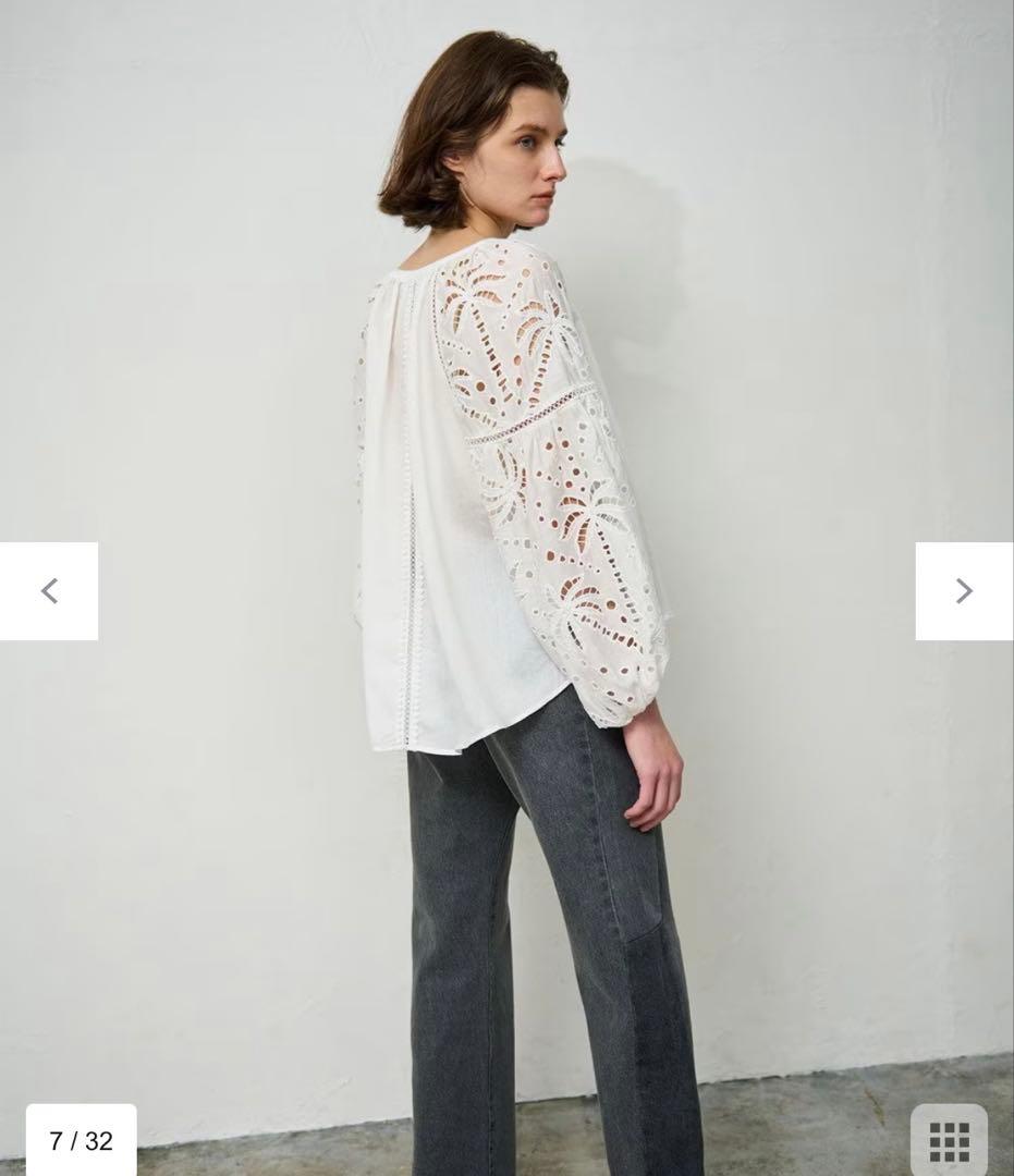 ハ*可様 新品グレースコンチネンタル　ヤシ柄カットワークトップ36フリーサイズ