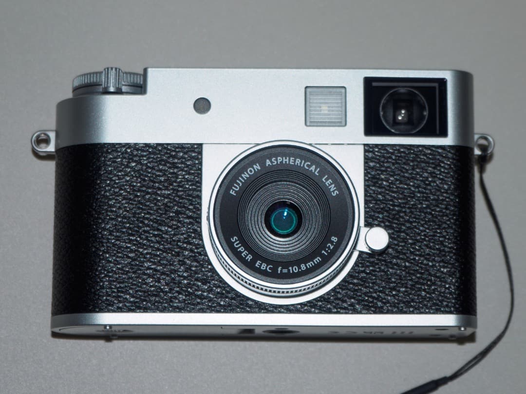 FUJIFILM X-half シルバー 　保護カバー付き