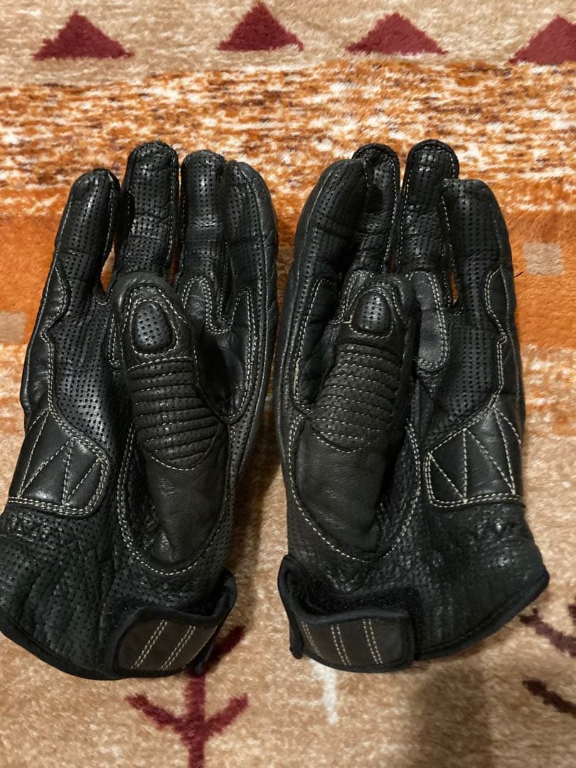 YELLOW CORN（イエローコーン）バイクグローブ 冬用と3シーズン用の2つ