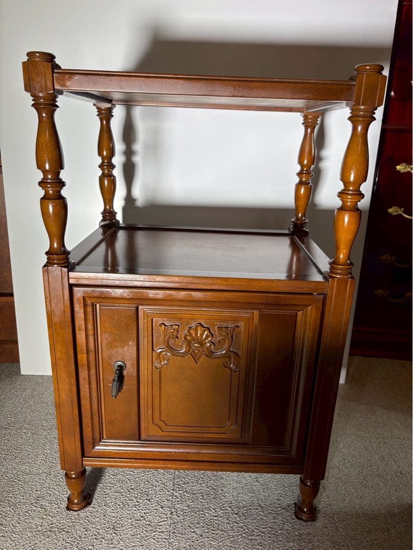 TOKUDA 徳田家具 高級サイドキャビネット 取っ手付収納