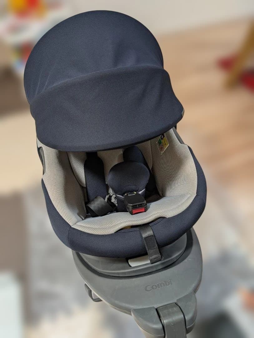 【美品】コンビ チャイルドシート THE S エッグショック ZC-690