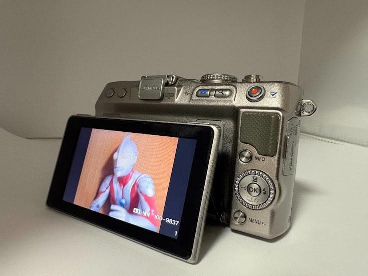 ★極上品★オリンパス OLYMPUS PEN Lite E-PL3 シルバー