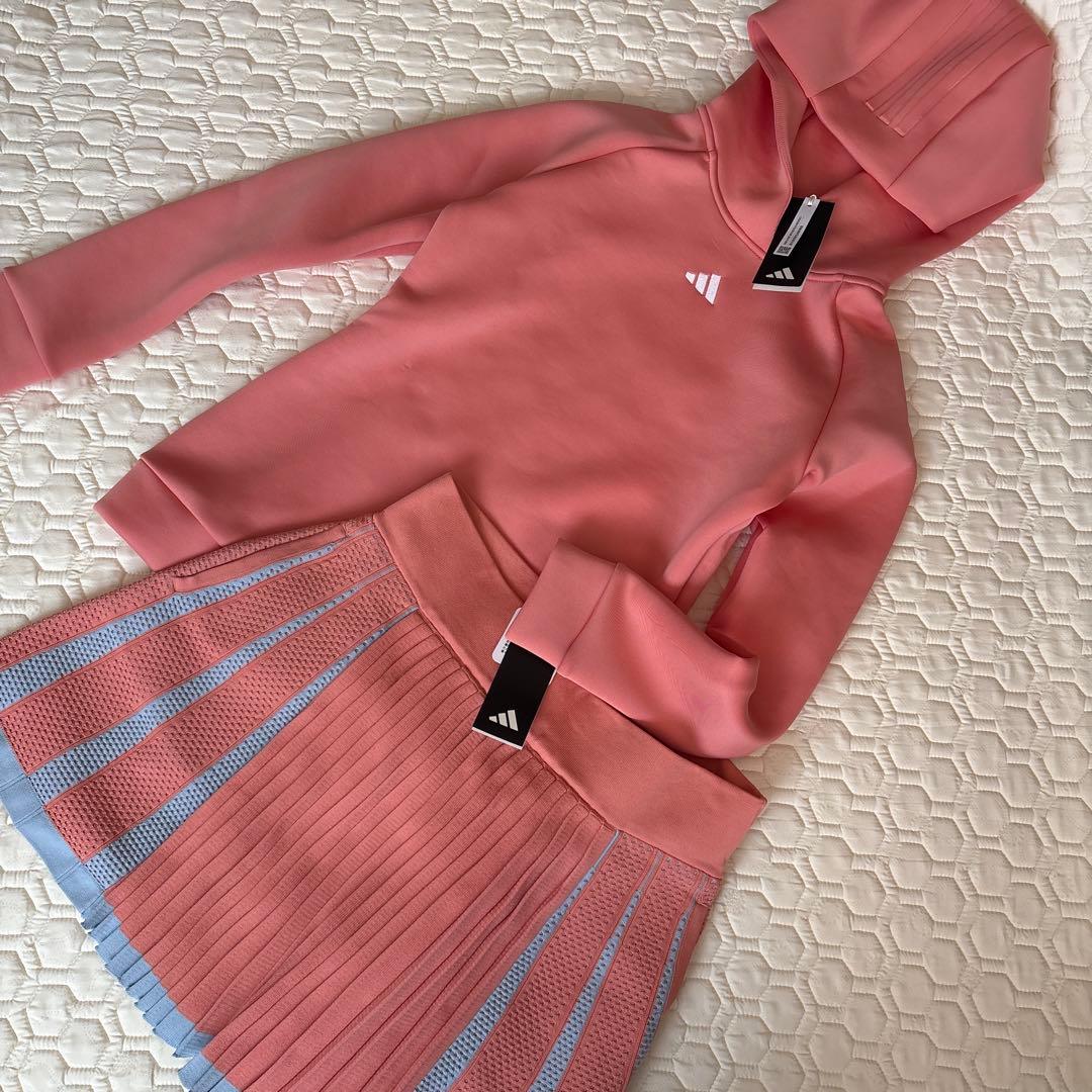 新品定価33000円　アディダスゴルフ　ダンボールニットパーカー&スカート