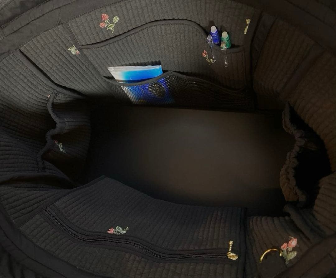 Ｂ.ブラック×いちご＆チューリップ大きめサイズ　ポケットいっぱいマザーズバッグ