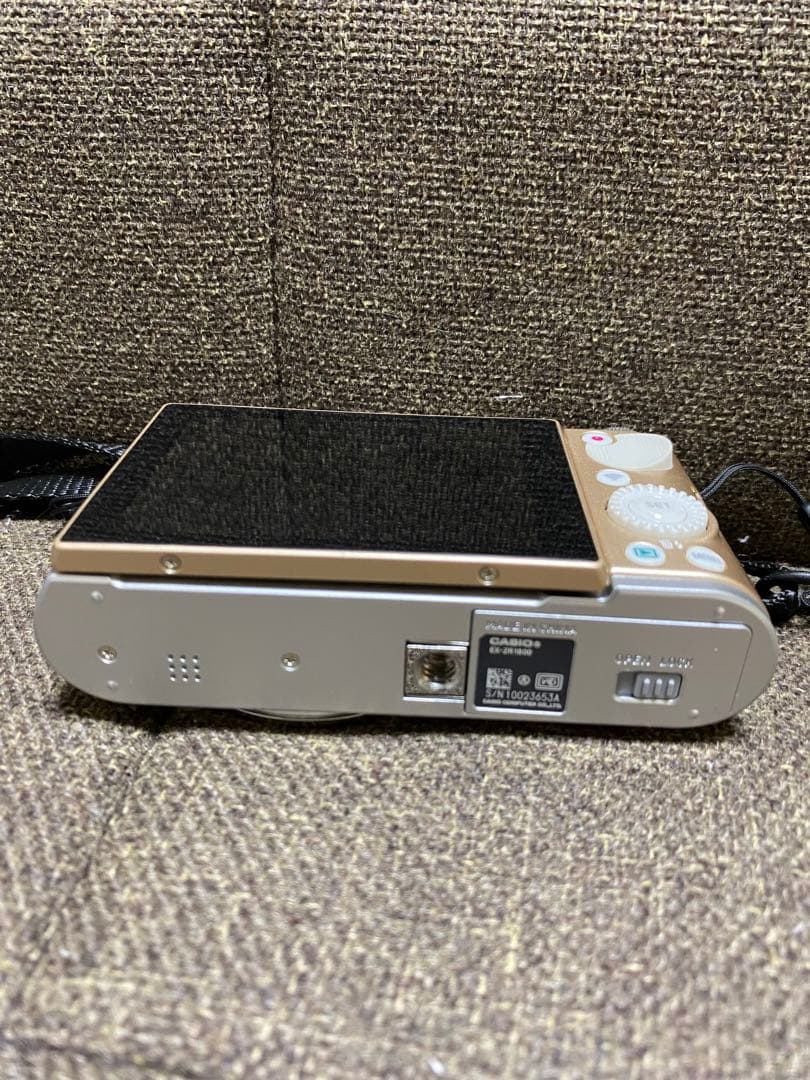 CASIO EXILIM EX-ZR1800 ゴールド