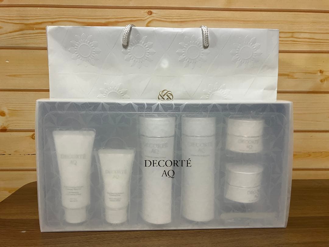 ＊コスメデコルテ＊AQブライトラディアンスコフレI＊コットン30枚入り付き
