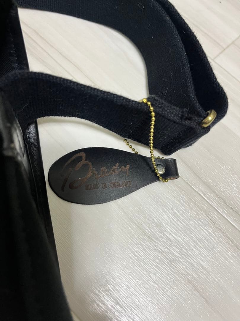 Brady stour 黒　美品