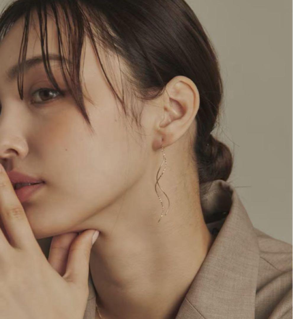 ココシュニックポリッシュミラーカットチェーンピアス片耳¥81400ヒロタカete