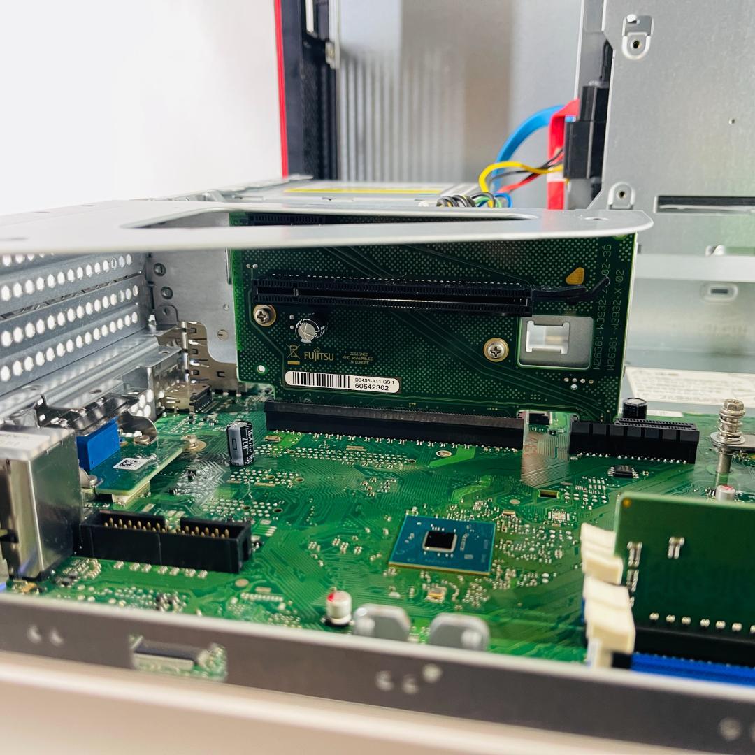 即納 状態良好 富士通 i5第9世代 新品SSD512GB(1085)