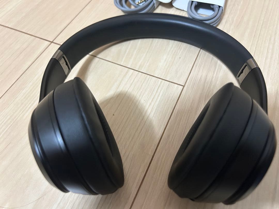 【美品】Beats Solo4 オンイヤーワイヤレスヘッドフォン ブラック