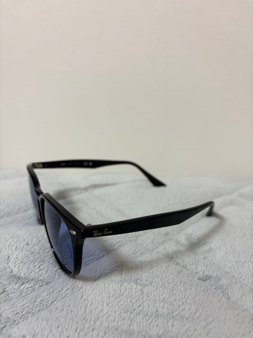 Ray-Ban ブラック ラウンド型サングラス