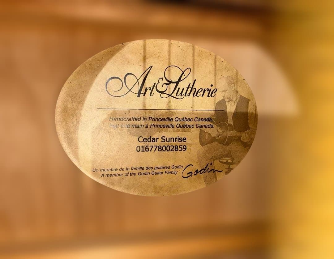 ライカ　Art&Lutherie Folk Cedar Sunrise