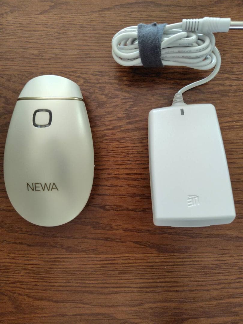NEWA 美顔器 ゴールド 充電器付き