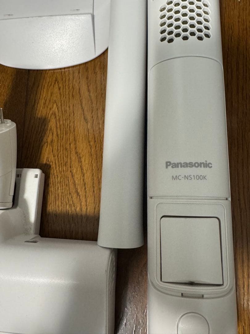 2024年製／コードレス掃除機／Panasonic／MC-NS100K