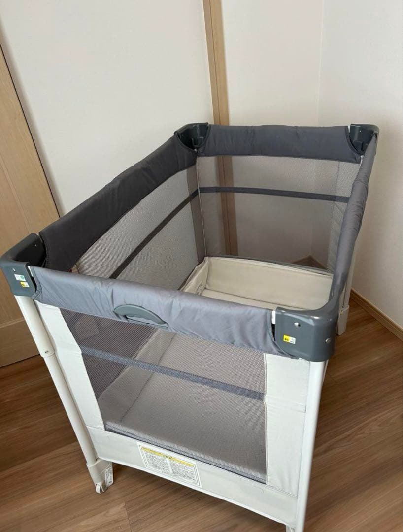 グレー メッシュ ベビーベッド