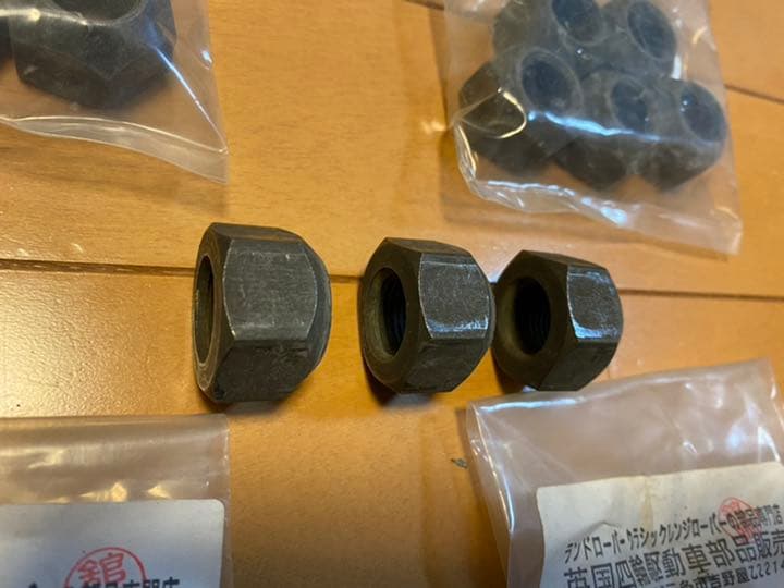 ランドローバー　ディフェンダー　鉄　ホイールナット　一台分　スペアタイヤも