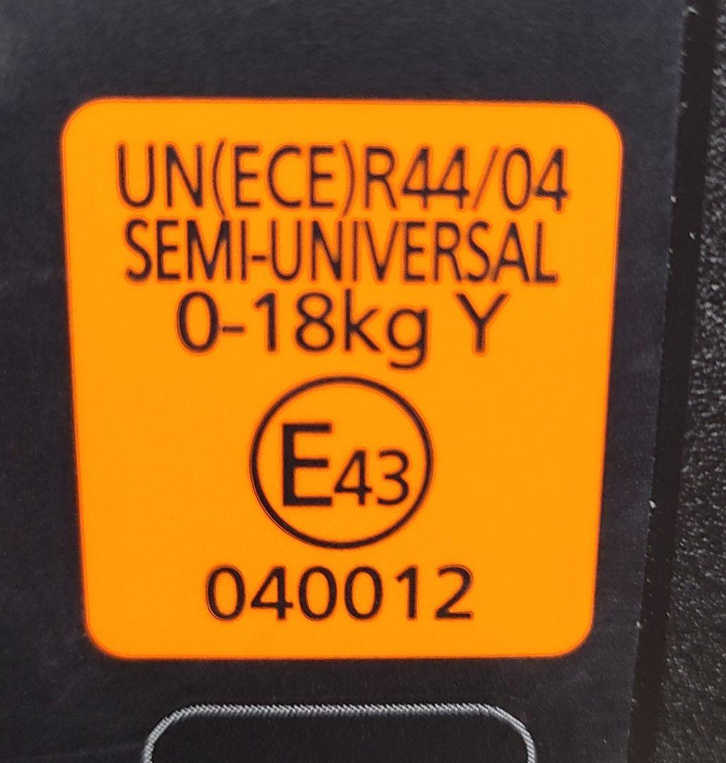 や*ま様 美品　チャイルドシート　クルット4i 　新生児　ISOFIX ジュニア