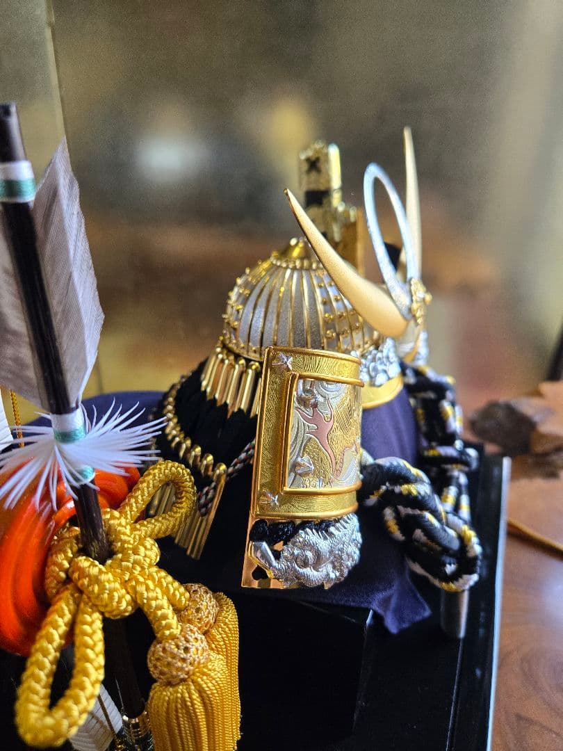 juju ☆彡【展示品限り】五月人形　兜　上杉謙信　ケース飾り　K39