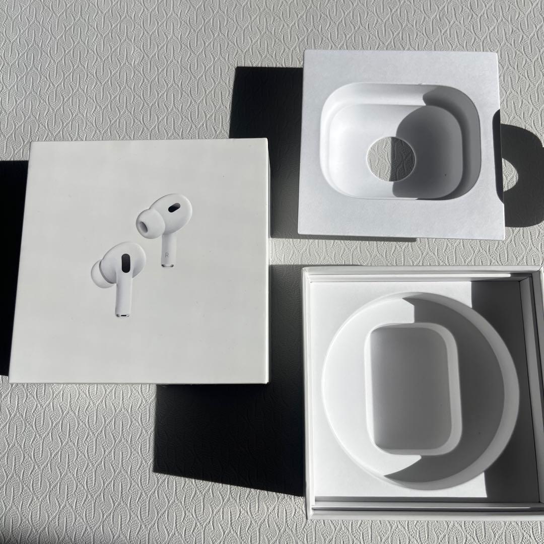 Apple AirPods Pro 第2世代 本体と付属品