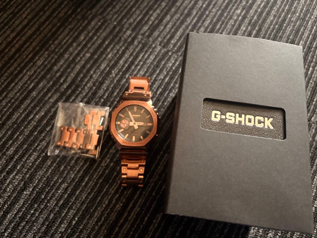 Gショック　GM−B2100GD-5AJF ローズゴールド