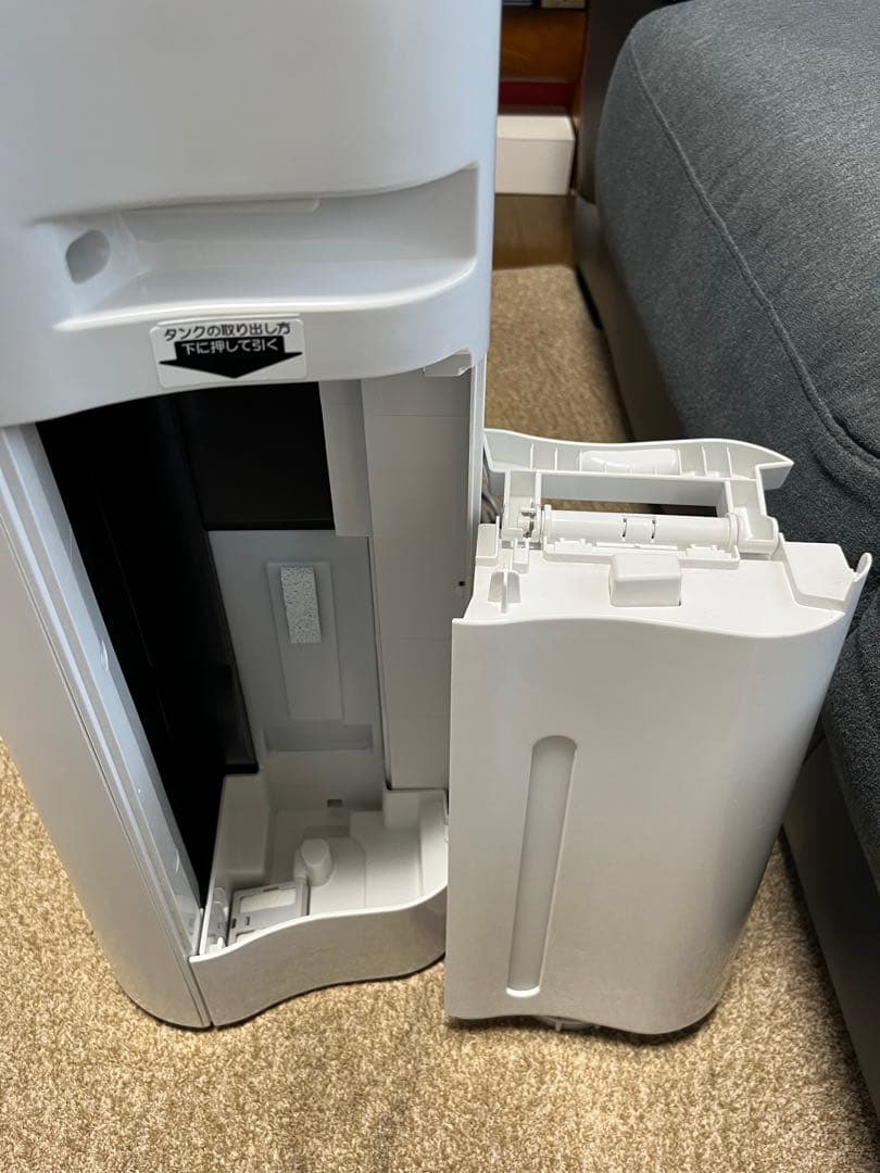 【早い者勝ち！2024年製】SHARP 加湿空気清浄機　KC-R50-W