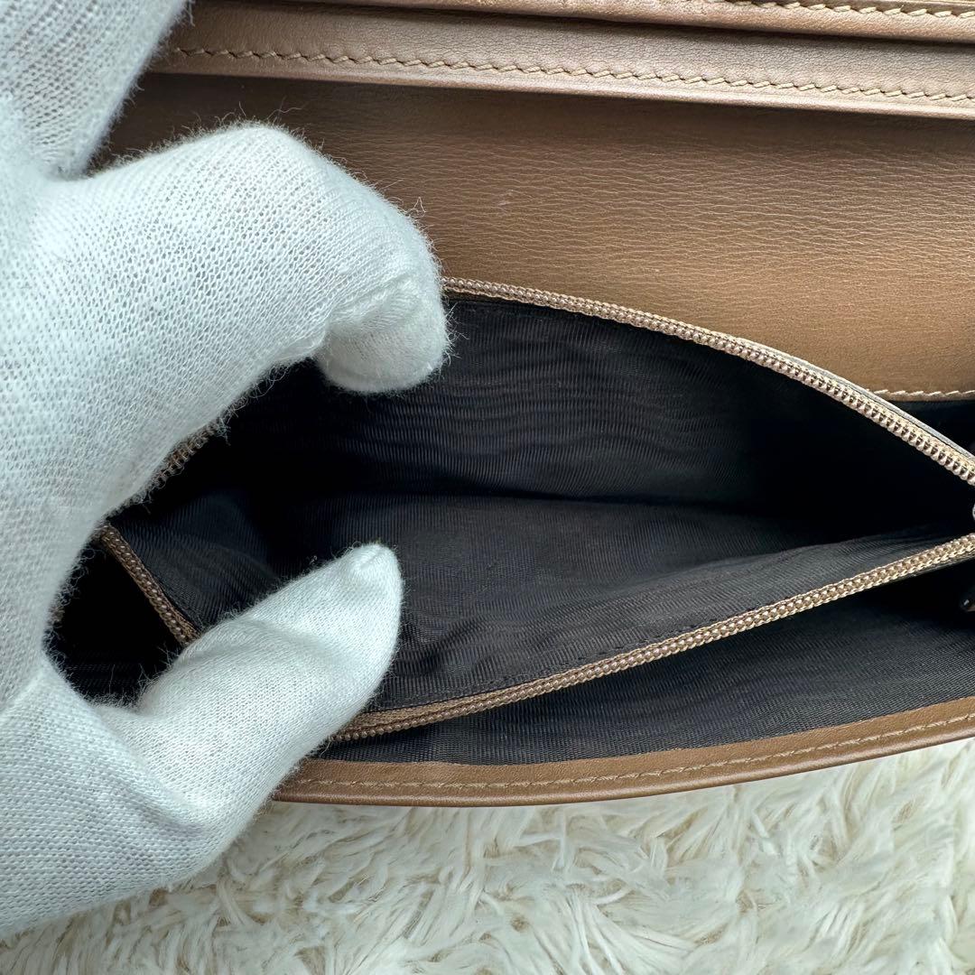 ✨箱あり✨美品　グッチ　長財布　二つ折り財布　フローラ　キャンバス　茶色　白