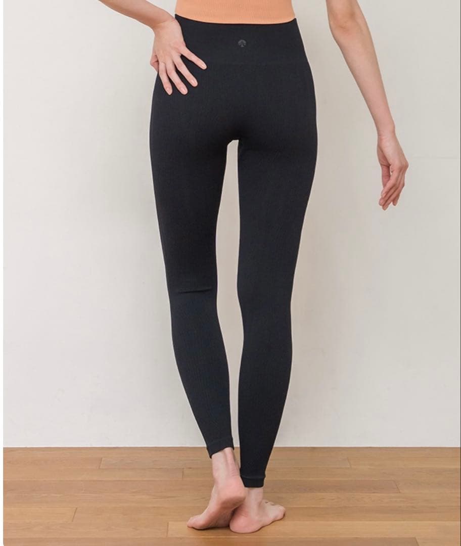 SUKALAウェーブリブアクティブレギンス