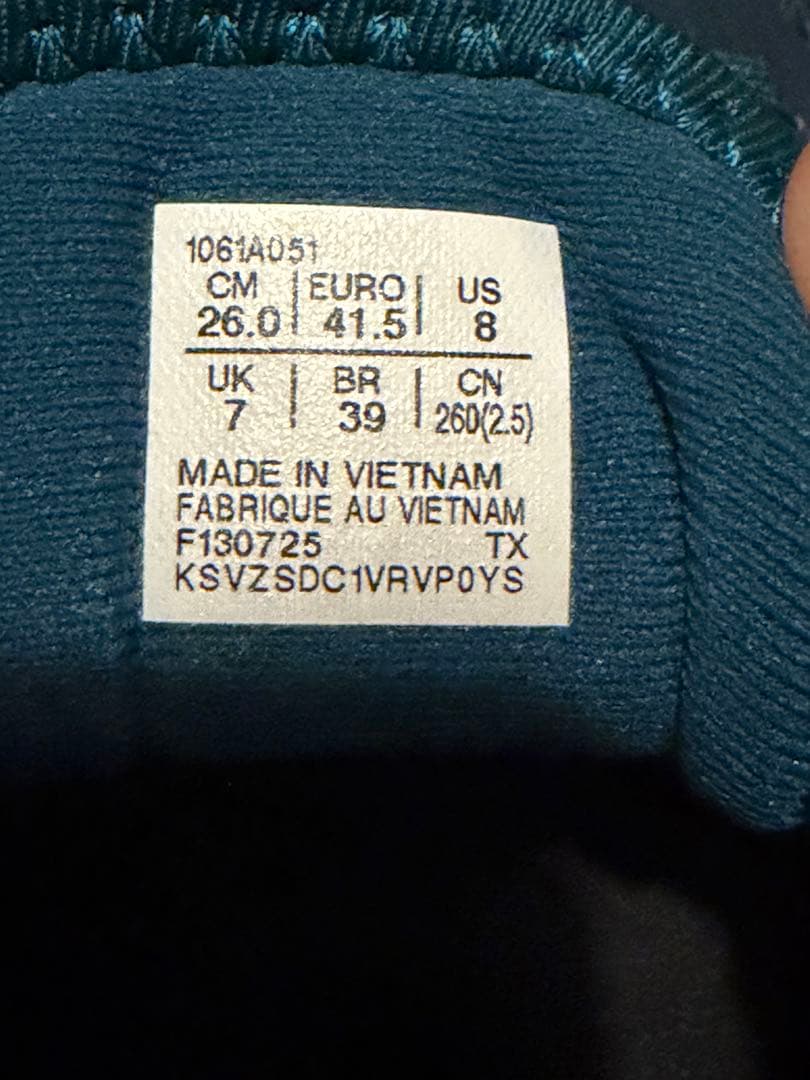 美品 ASICS NOVA SURGE LOW 2 バッシュ 26センチ