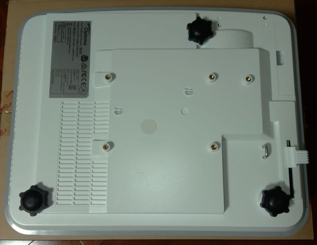 n*o様 【使用時間2時間】Optoma プロジェクター