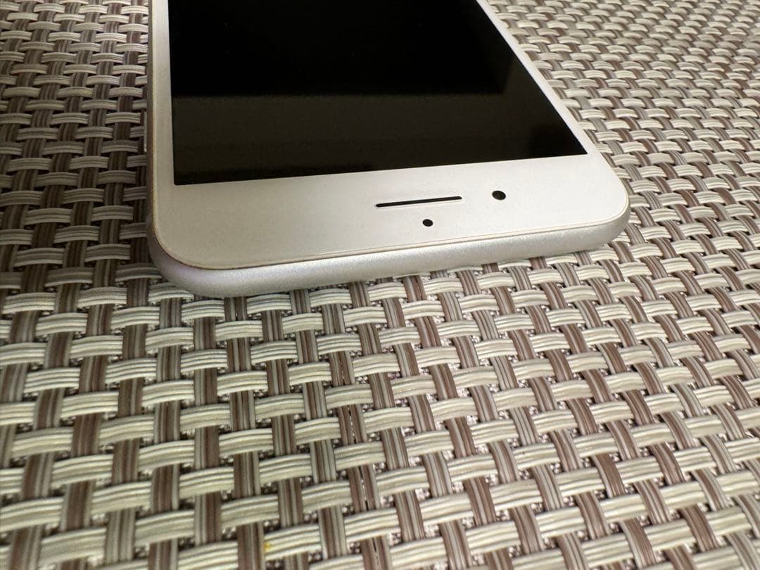 iPhone 8 Plus Silver 64 GB SIMフリー