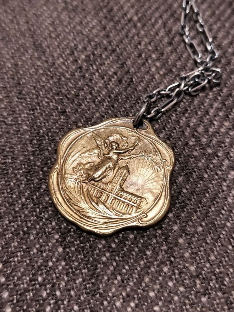 60sヴィンテージネックレスwar is not healthyローレン・シュナ