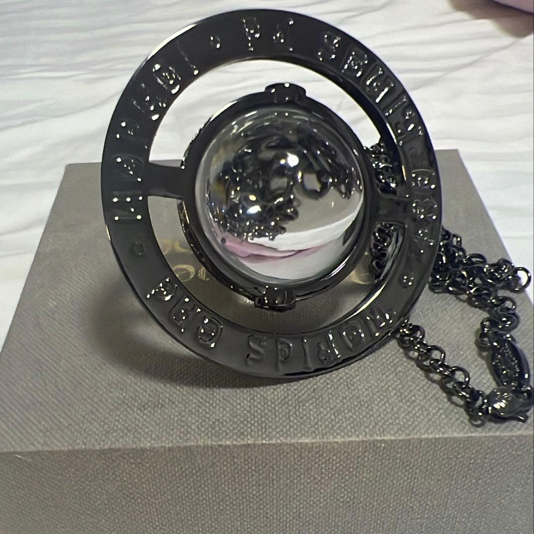 ヴィヴィアン　ジャイアントオーブネックレス