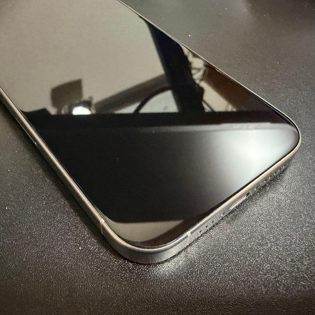 「ゆかりんご 」iPhone15pro ナチュラルチタニウム128GB