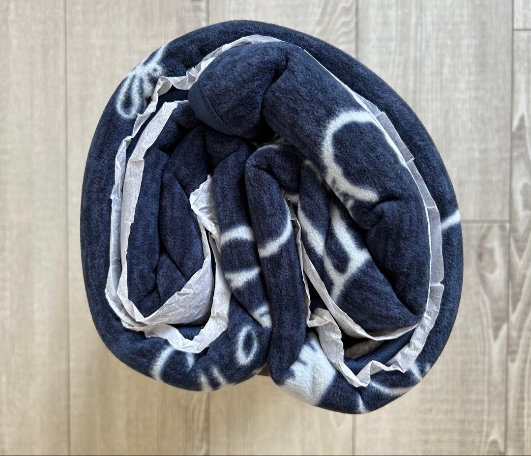 ユニクロ　フリースリバーシブルブランケット　 くまのプーさん