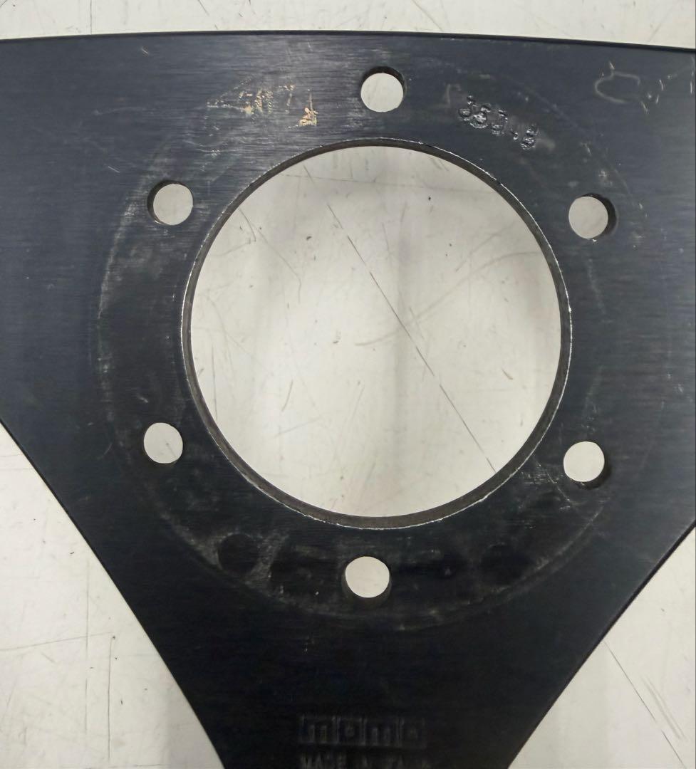 MOMO ステアリング　ホーンボタン付　TYP V35