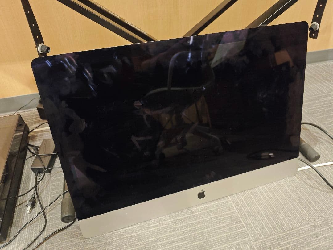 本体と元箱 Apple iMac 27インチ シルバー M395X 5K