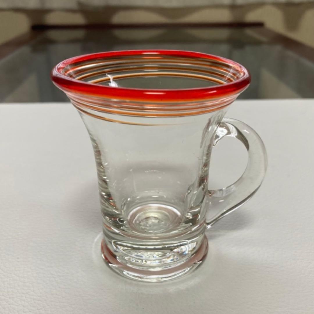 古いグラス カップ ウランガラス ⁇ 赤縁 持ち手付き 手作り 硝子 レトロ