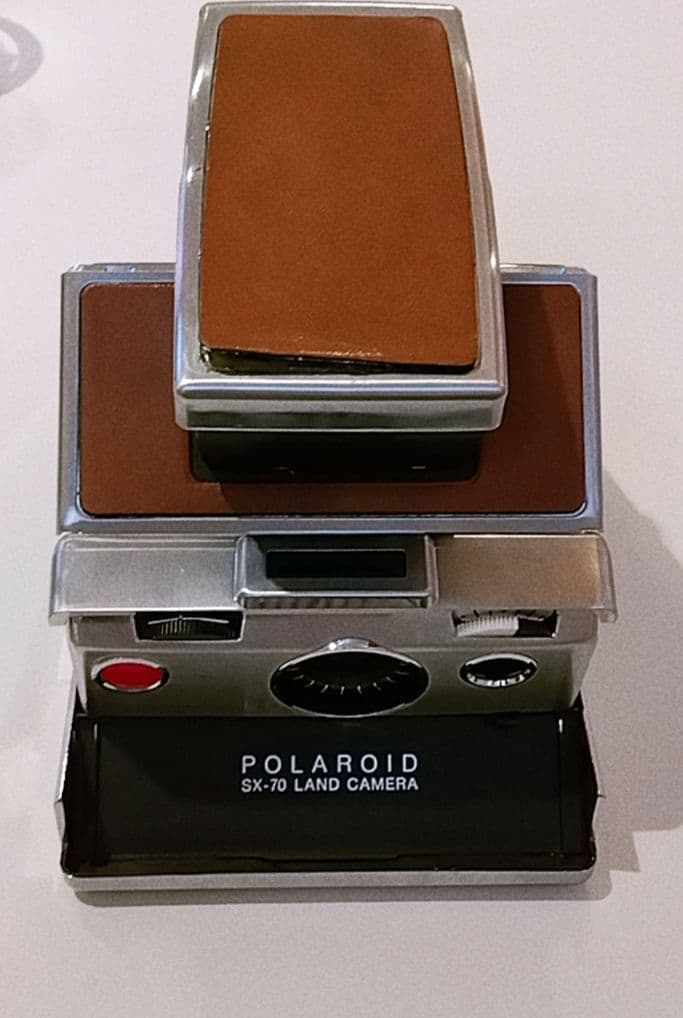 Polaroid　Camera　　SX-70　VINTAGE\r
alpha1