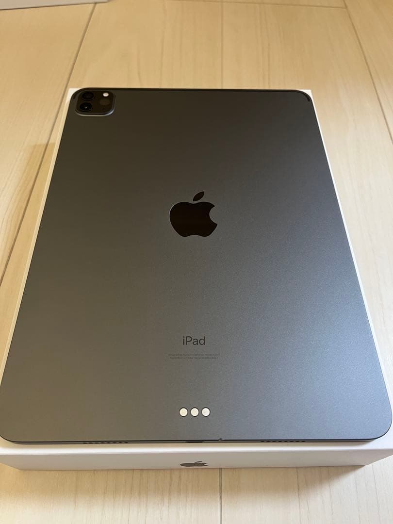 【今週まで販売】iPad Pro 11インチ第3世代（Appleキーボード付き)