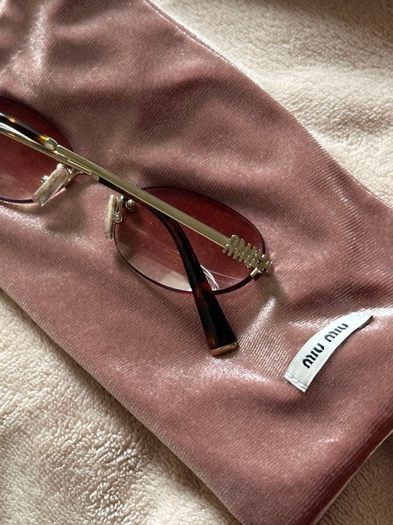MIU MIU ピンク サングラス 専用ポーチ付き