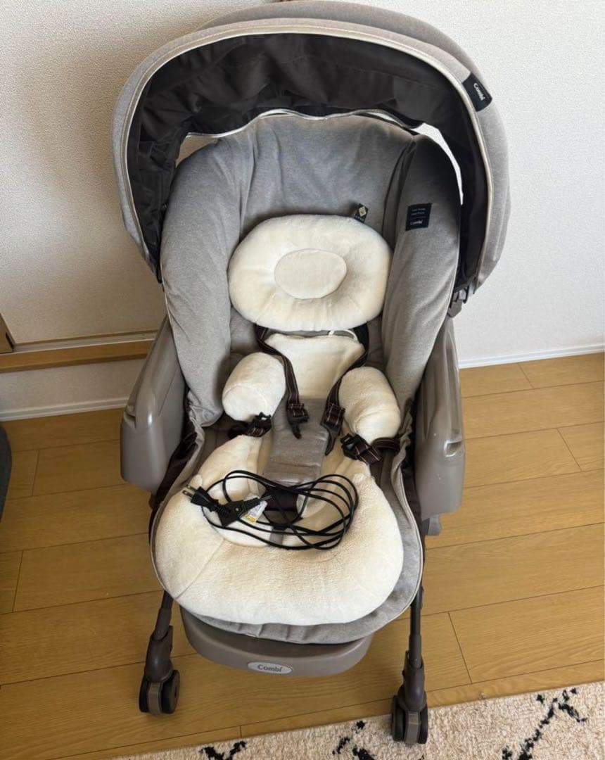 【美品】コンビ ネムリラ AUTO SWING BEDi おやすみドーム EG