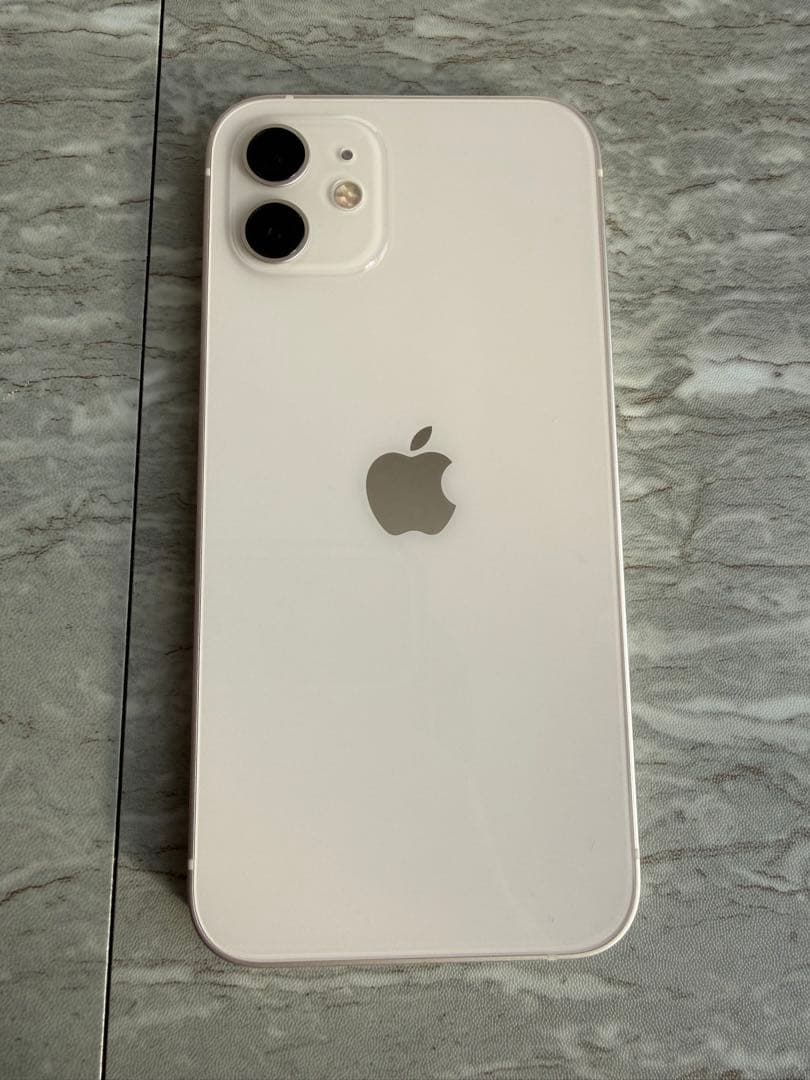 Apple iPhone 12 ホワイト SIMフリー