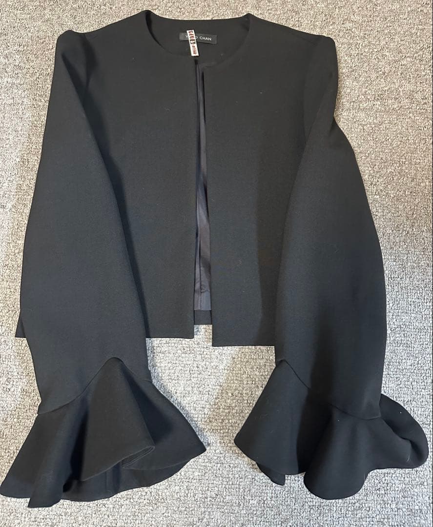 ⭐️値引き⭐️YOKOCHAN ヨーコチャン　ノーカラージャケット フレアスリーブ